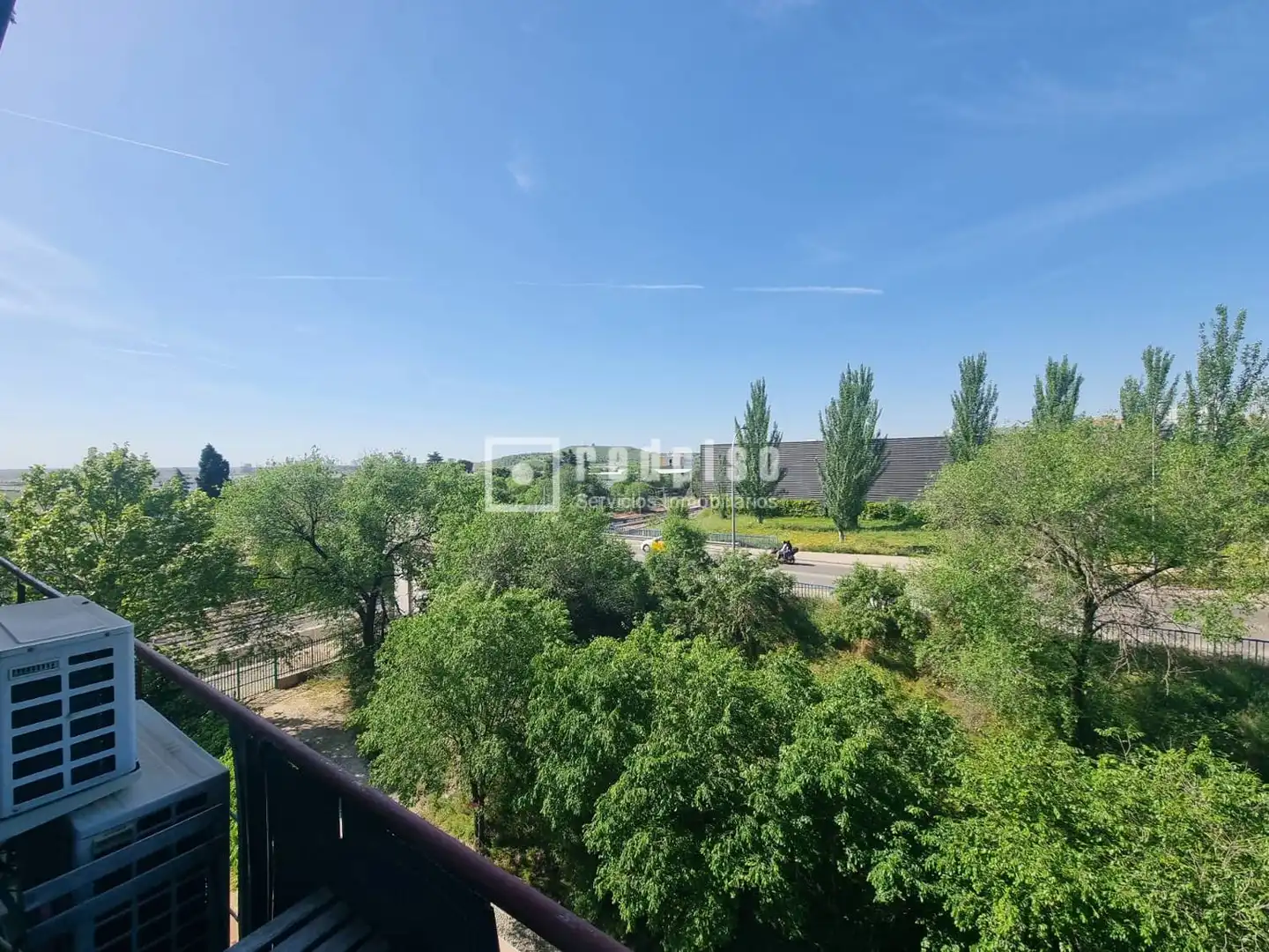 Vista exterior de Dúplex en venta en Madrid con Aire acondicionado, Calefacción y Jardín privado