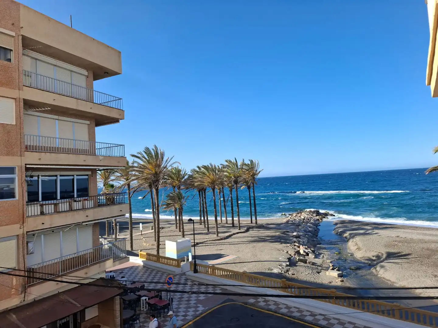 Außenansicht von Wohnung zum Verkauf in Torrenueva Costa mit Terrasse, Abstellraum und Möbliert