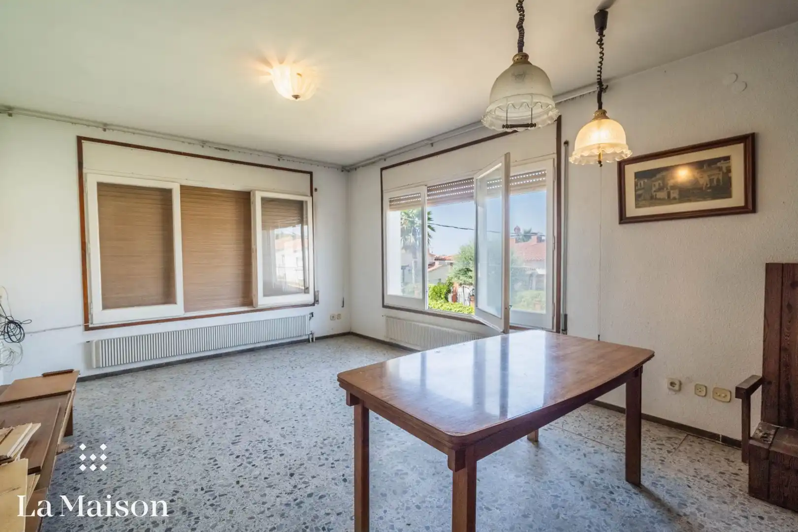 Sala d'estar de Casa o xalet en venda en Arenys de Mar amb Jardí privat, Terrassa i Traster