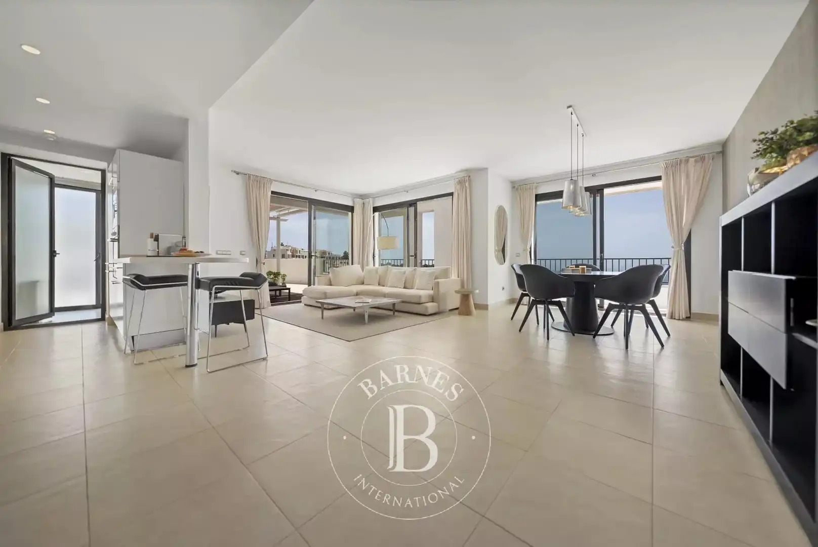 Sala d'estar de Àtic en venda en Marbella amb Aire condicionat, Calefacció i Terrassa