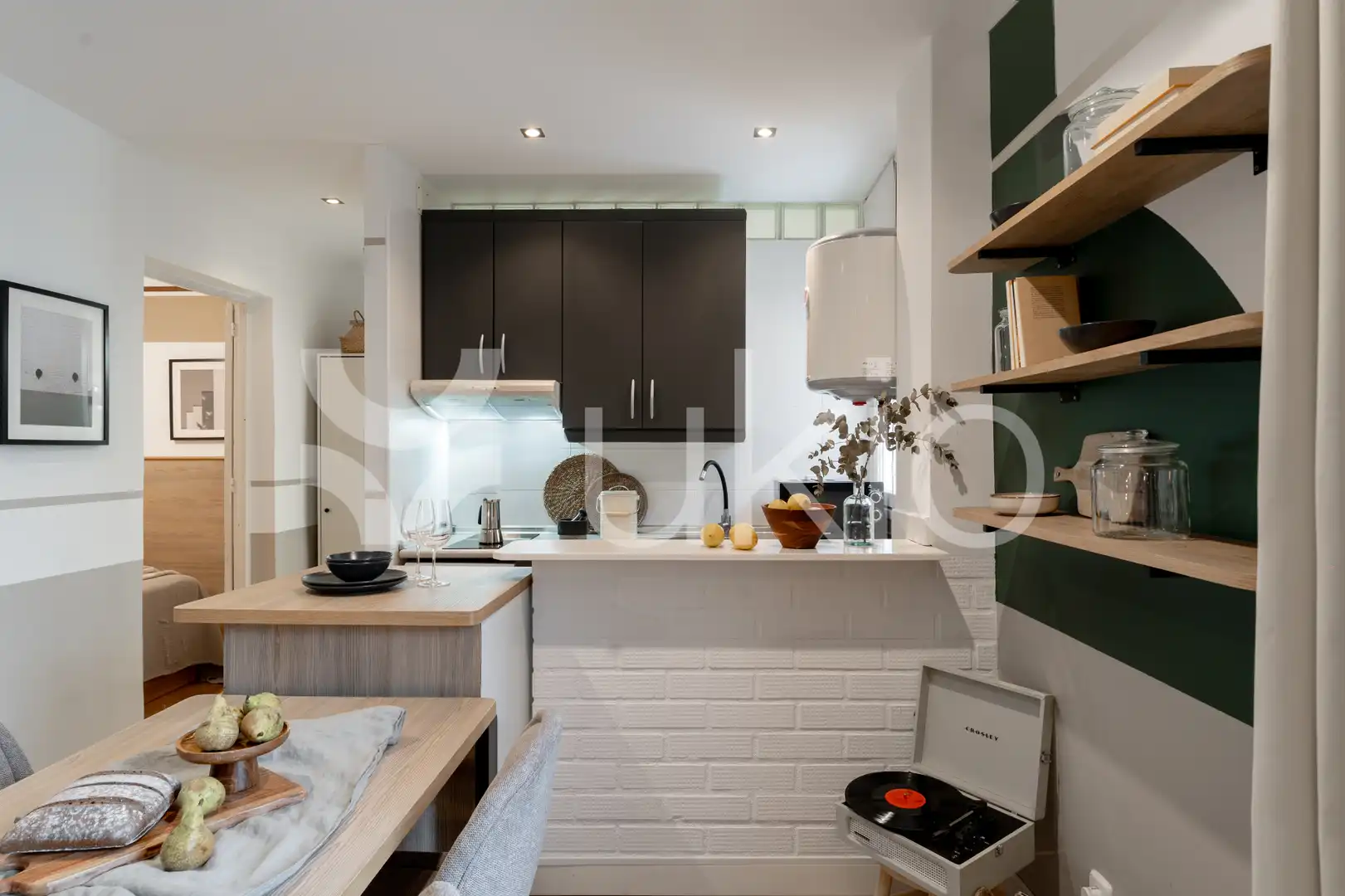 Cuina de Apartament de lloguer en Madrid amb Aire condicionat, Calefacció i Moblat