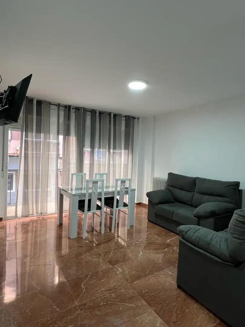 Appartamento con ascensore in affitto a Calle Doctor Azpitarte 12, imagen 3