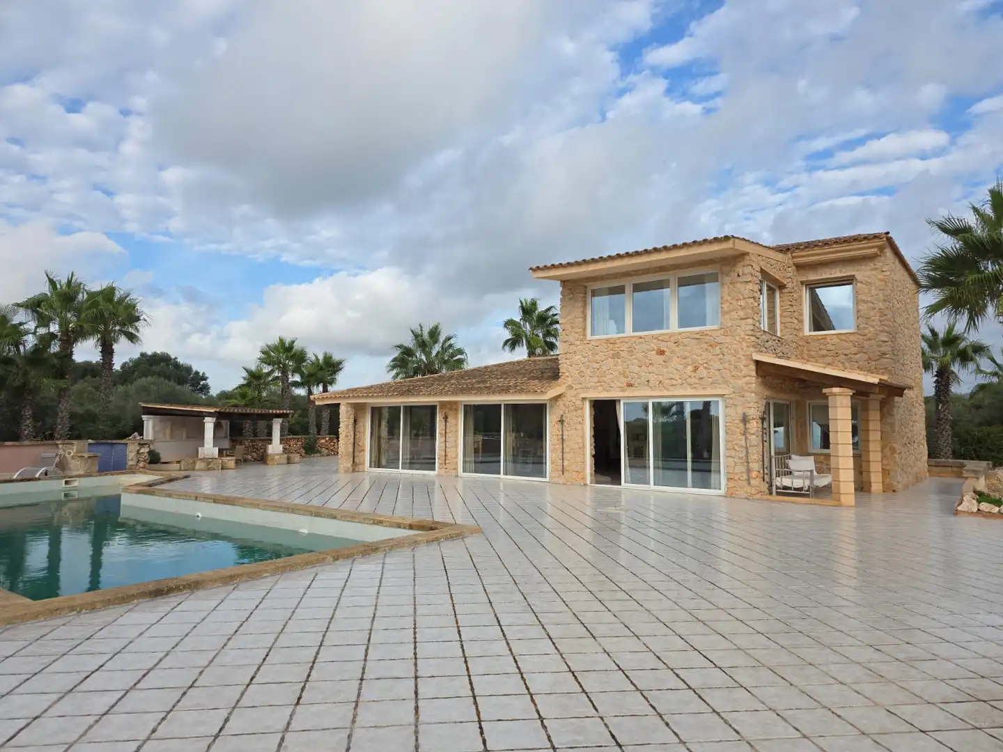 Vista exterior de Finca rústica en venta en Sant Llorenç des Cardassar con Aire acondicionado, Calefacción y Trastero
