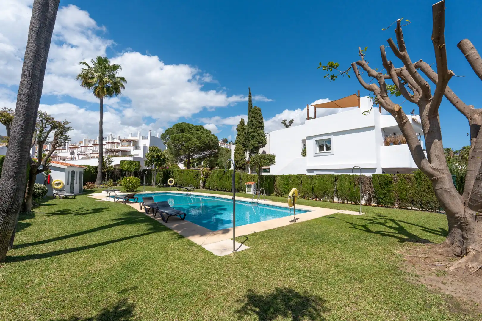 Garten von Einfamilien-Reihenhaus zum Verkauf in Marbella mit Klimaanlage, Privatgarten und Terrasse