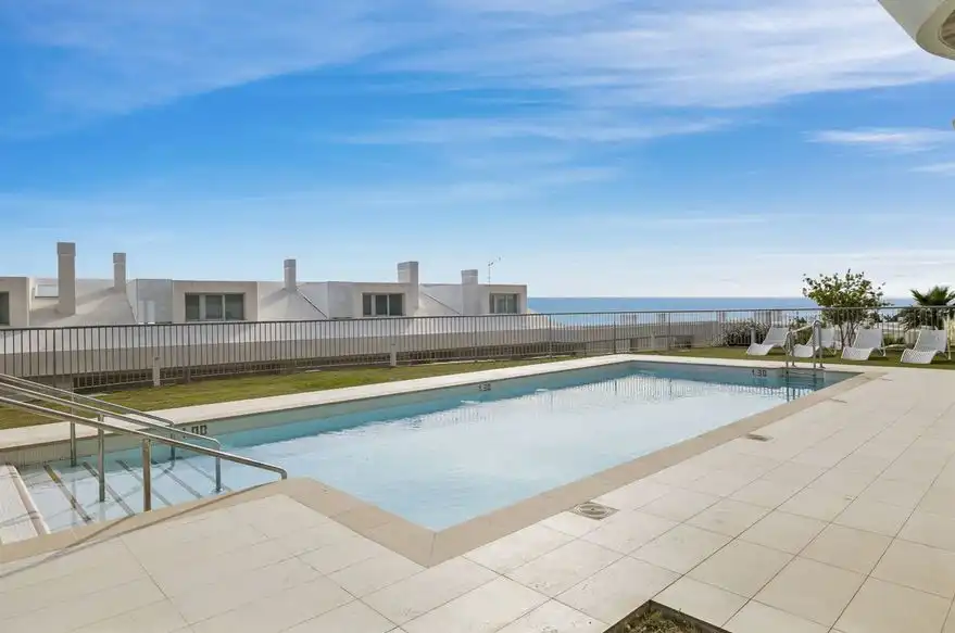 Piscina de Ático en venta en Benalmádena con Aire acondicionado, Terraza y Trastero