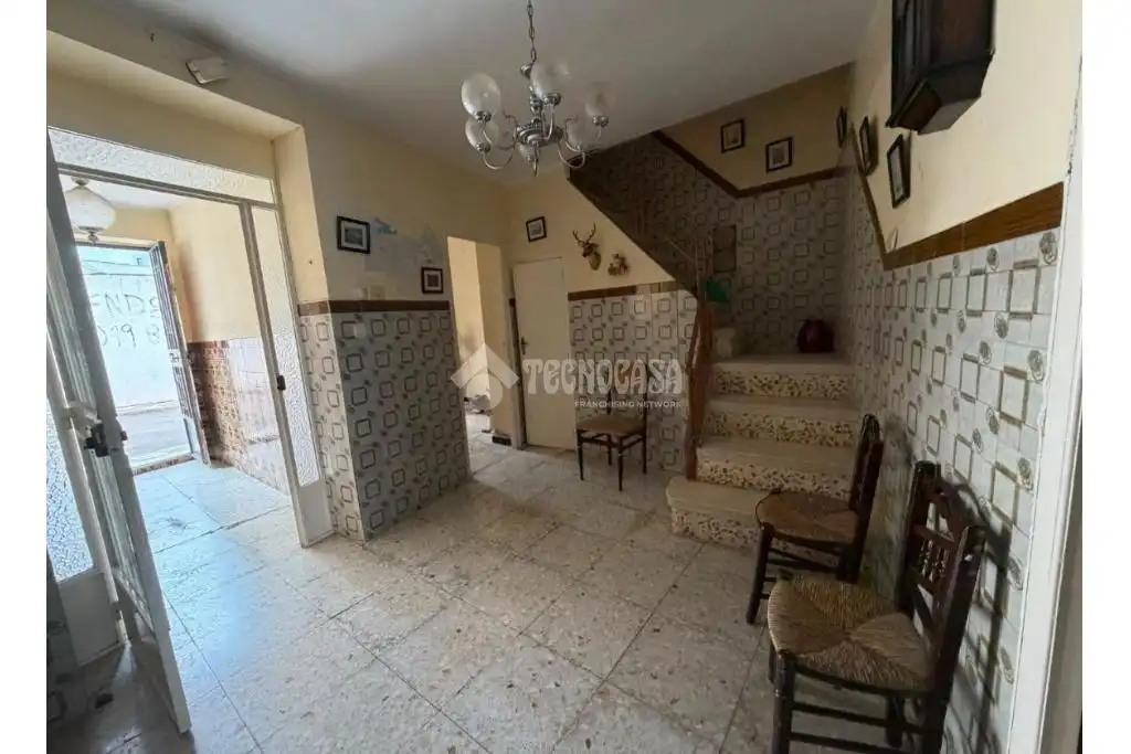 Einfamilien-Reihenhaus zum Verkauf in Torredonjimeno mit Balkon