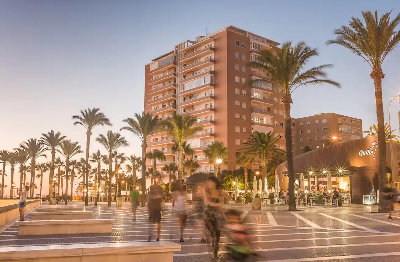 Exterior view of Apartments for rent in Cádiz  with Air Conditioner, Heating and Parquet flooring