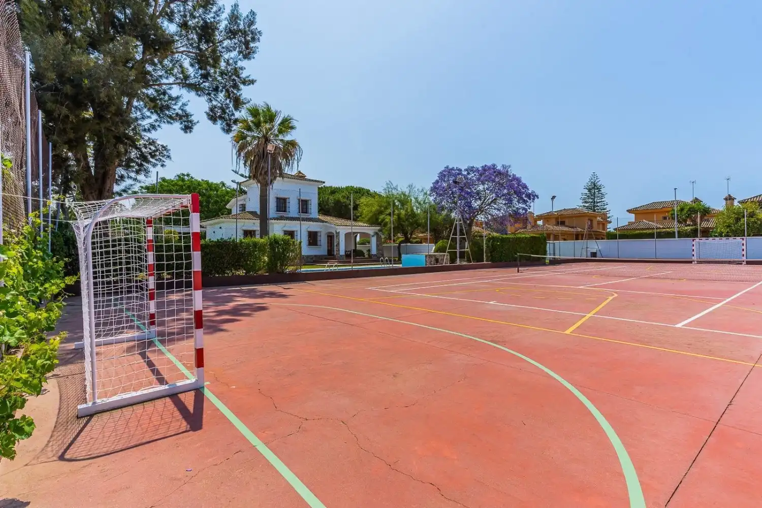 Exterior view of Houses for sale in Chiclana de la Frontera  with Air Conditioner, Private garden and Storage room