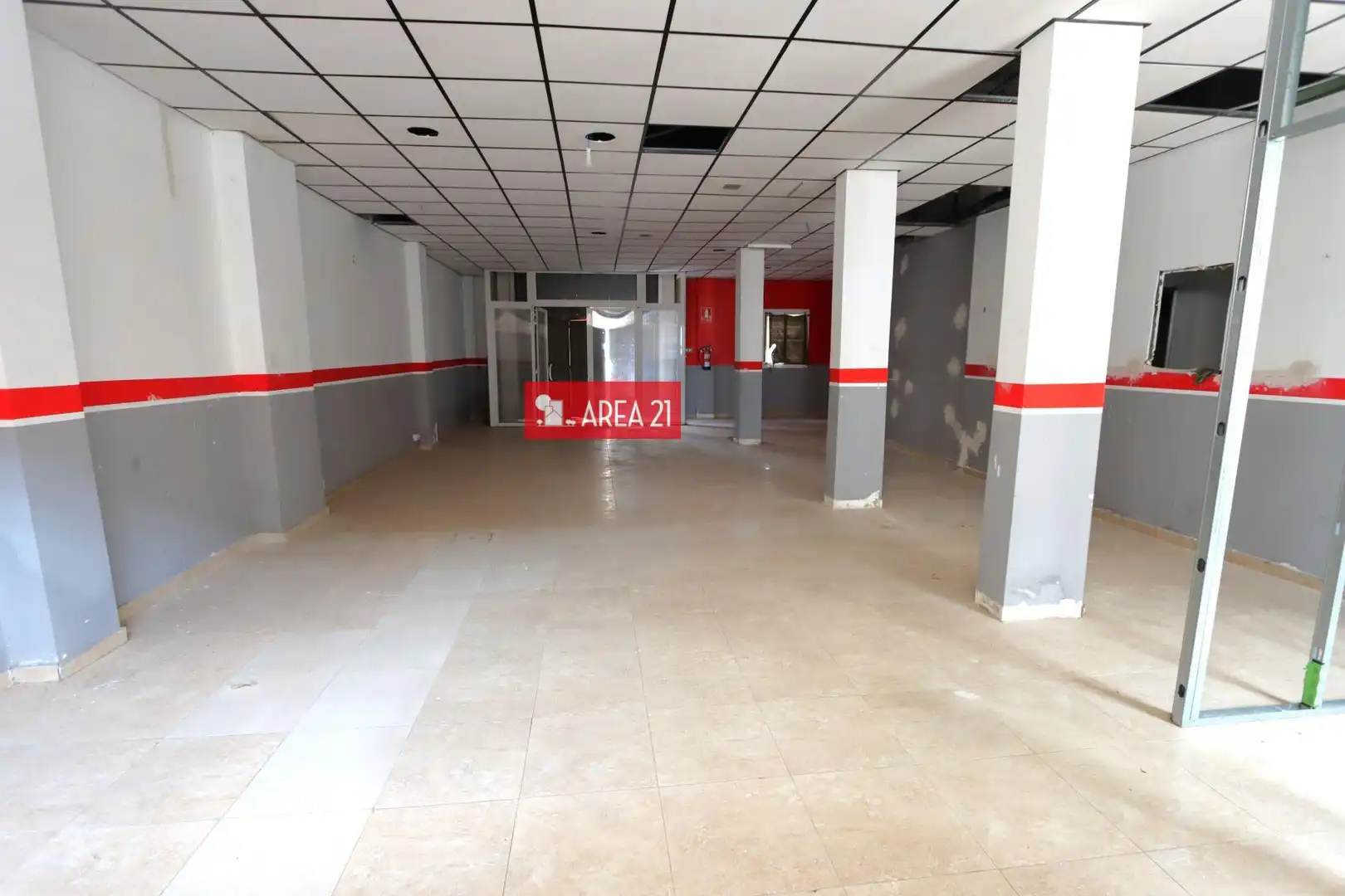Local comercial de lloguer a Núcleo Urbano, imagen 6
