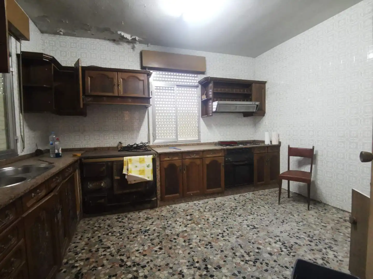 Cocina de Casa o chalet en venta en A Laracha   con Jardín privado, Terraza y Amueblado