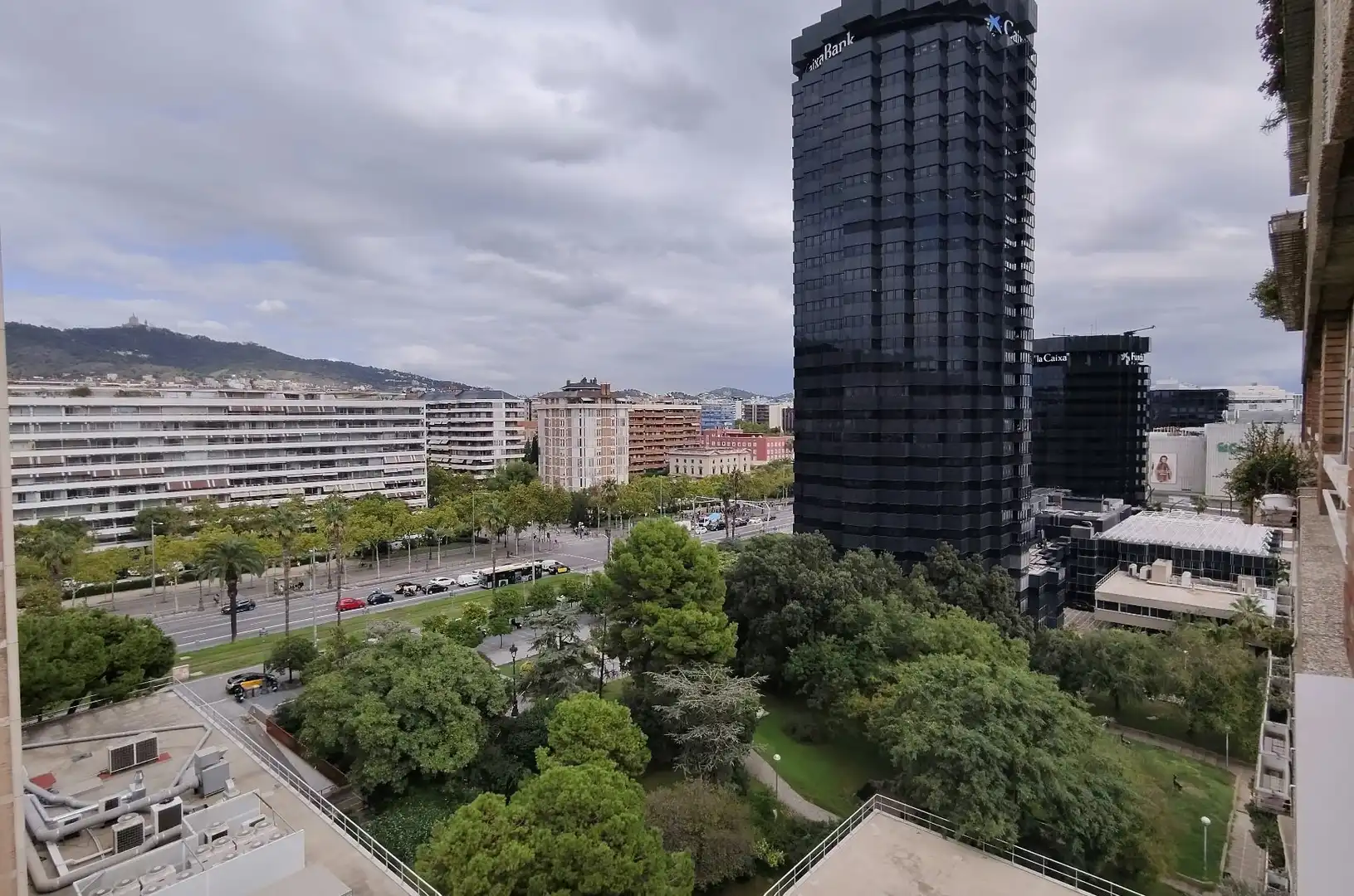 Vista exterior de Piso en venta en Barcelona con Calefacción, Parquet y Horno