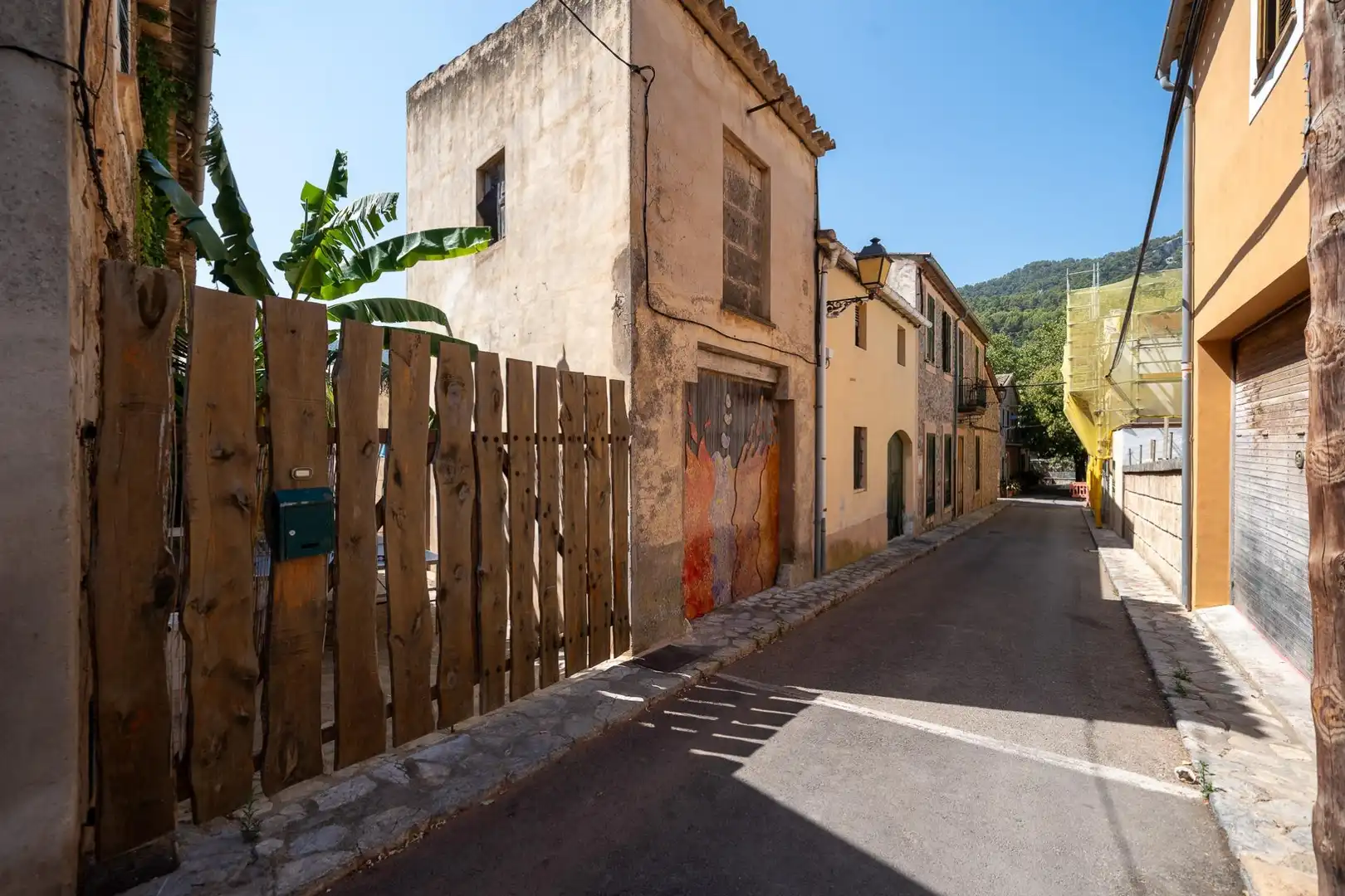Vista exterior de Casa adosada en venda en Esporles amb Jardí privat, Terrassa i Traster