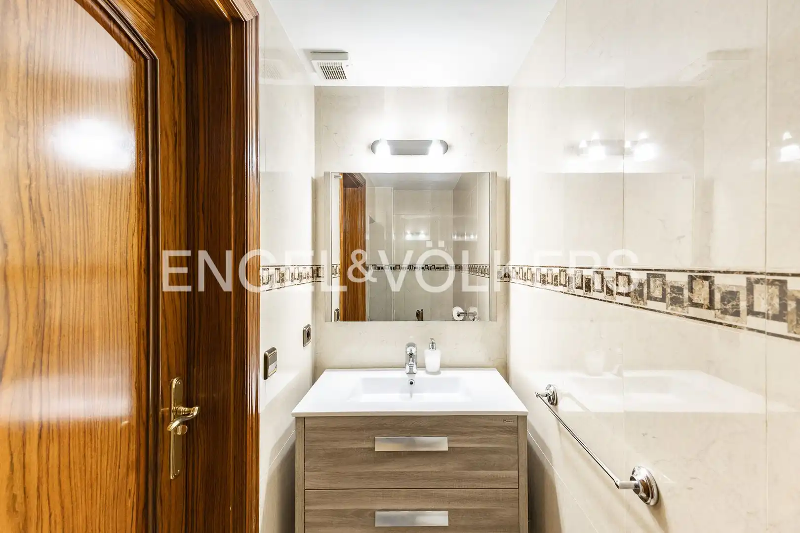 Baño de Dúplex en venta en Llinars del Vallès con Calefacción, Parquet y Terraza
