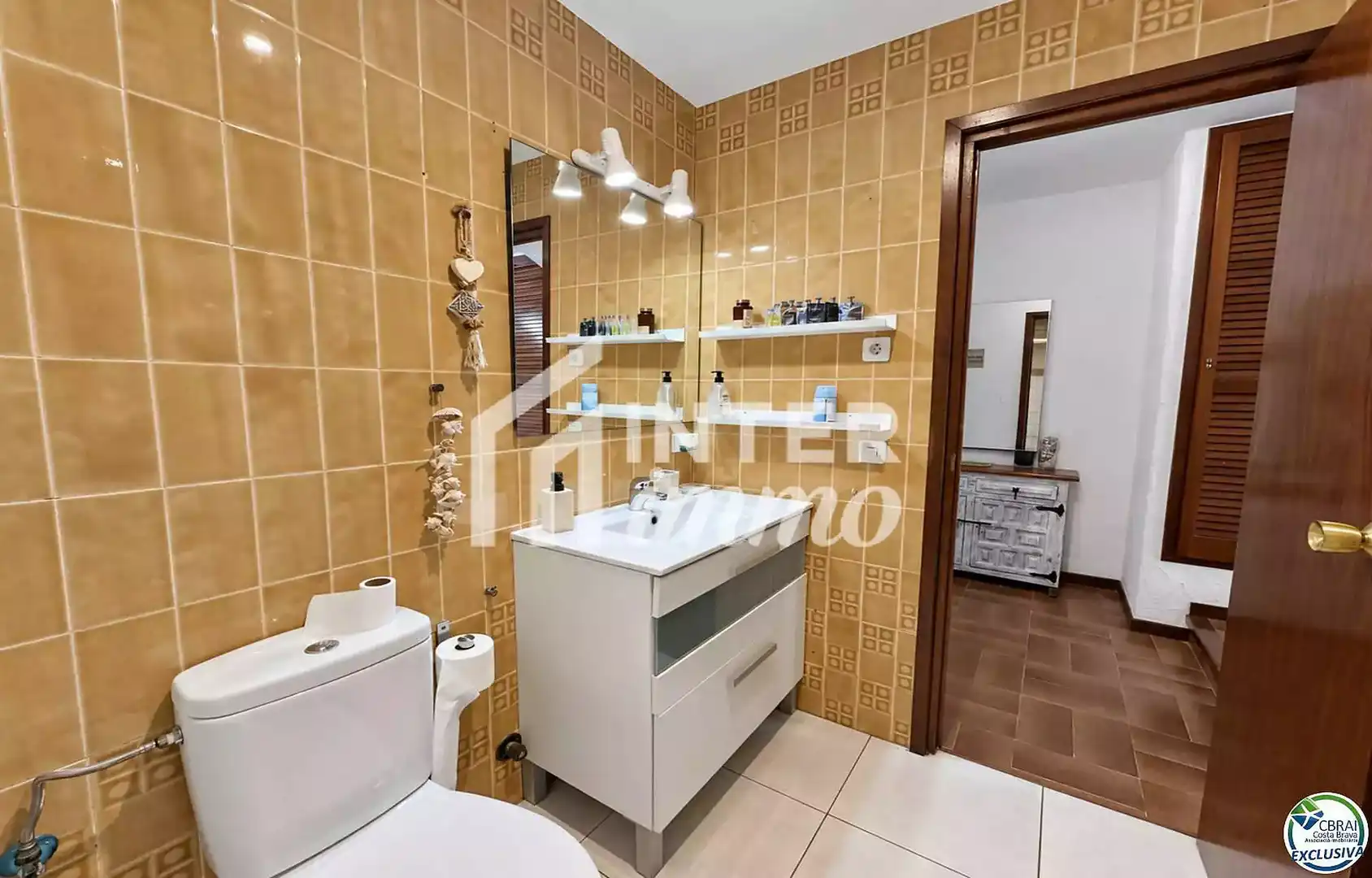 Bathroom of Study for sale in Roses  with Air Conditioner, Terrace and Furnished