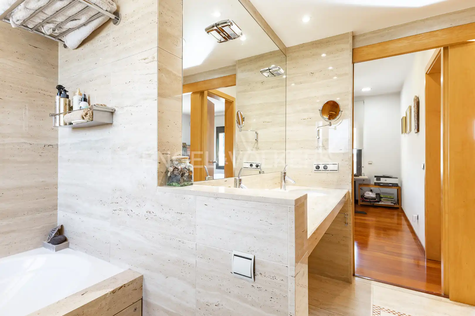 Baño de Casa o chalet en venta en Canovelles con Aire acondicionado, Calefacción y Jardín privado