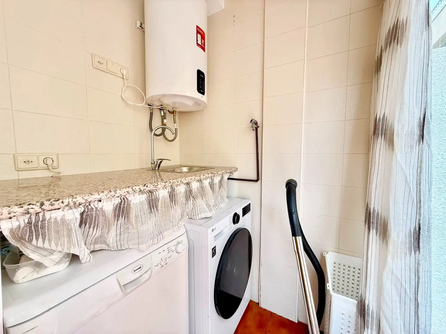 Baño de Casa o chalet de alquiler en Torrevieja con Aire acondicionado, Amueblado y Horno