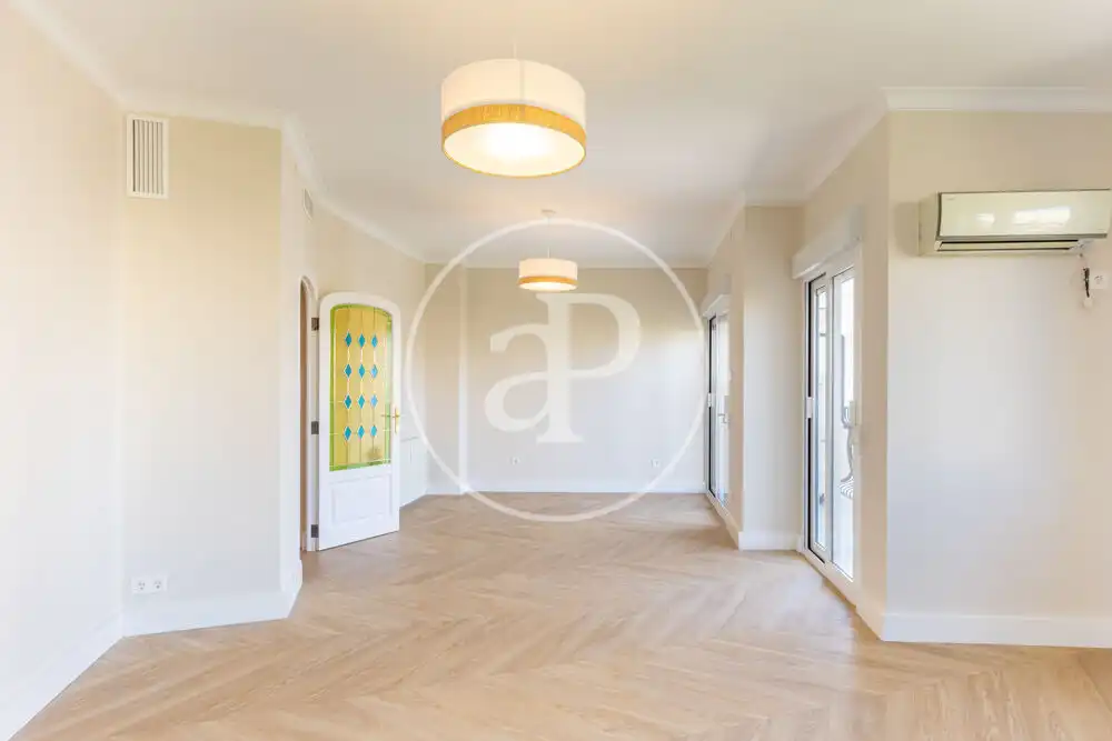 Flat for rent in Valencia  with Air Conditioner, Heating and Balcony