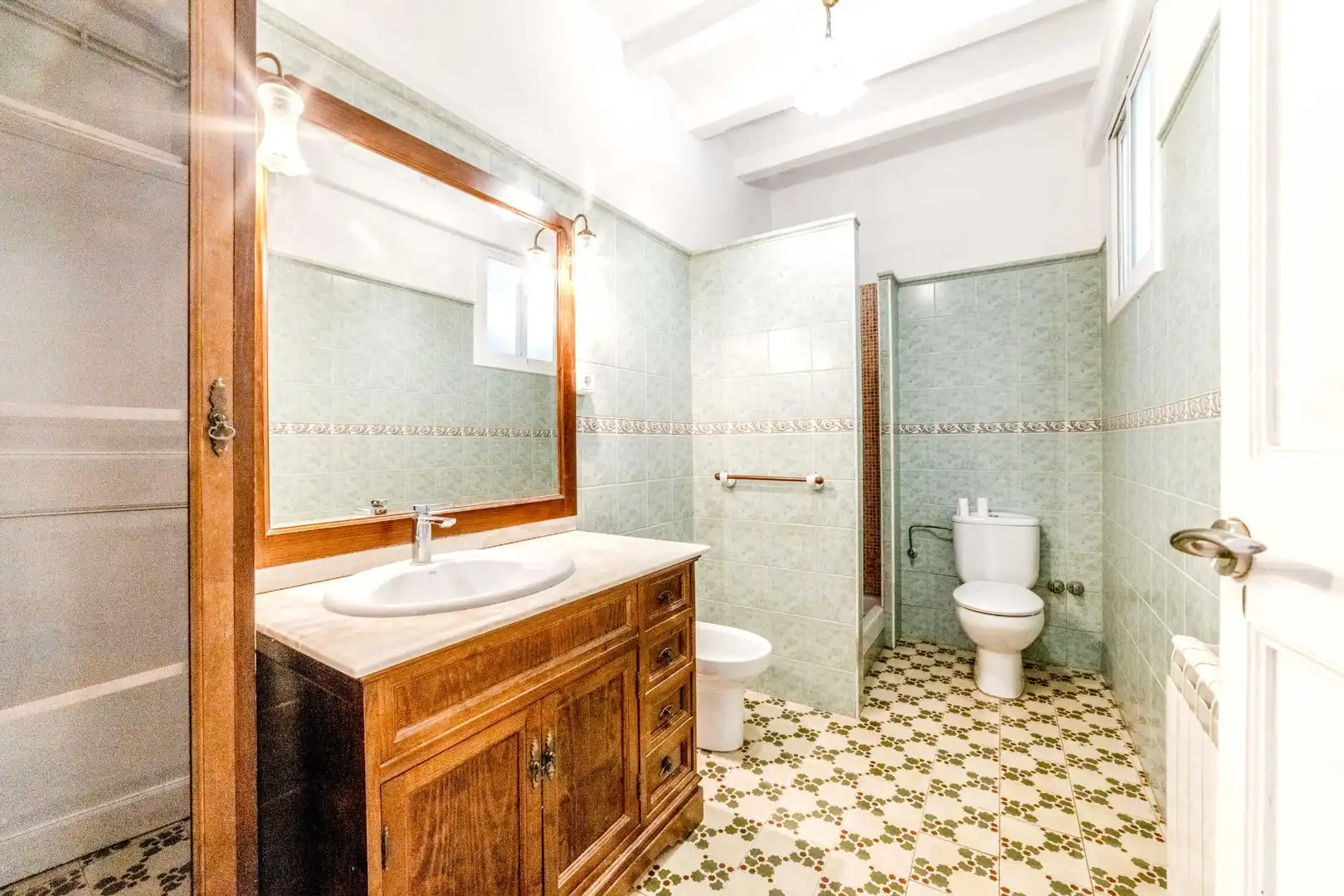 Badezimmer von Haus oder Chalet zum Verkauf in Vilanova i la Geltrú mit Klimaanlage, Heizung und Terrasse