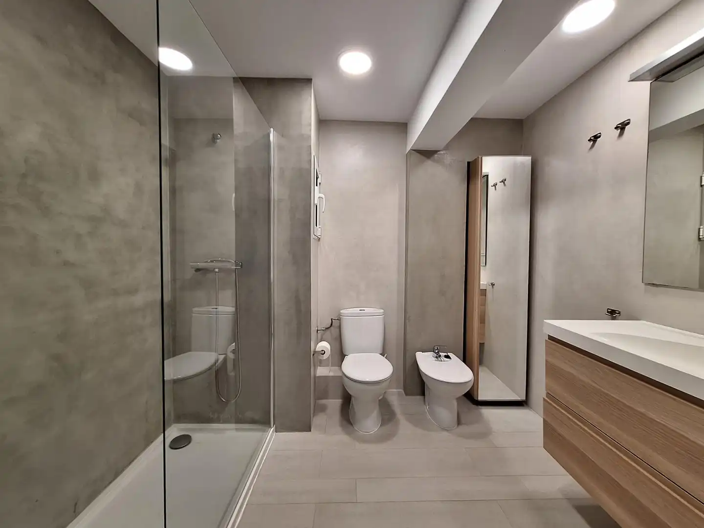 Badezimmer von Wohnungen zum Verkauf in Valencia mit Terrasse, Möbliert und Balkon