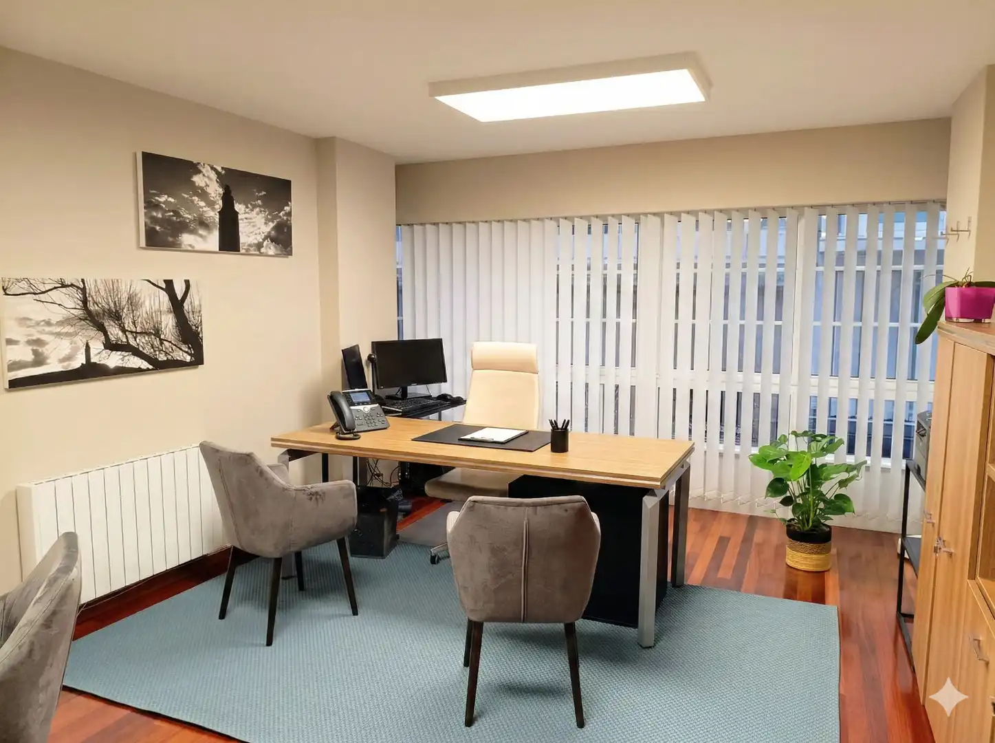 Büro zur Miete in A Coruña Capital  mit Heizung