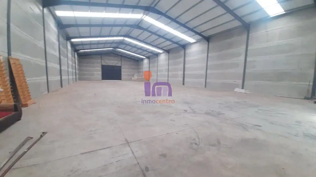 Nau industrial en venda a Valdepeñas, imagen 2