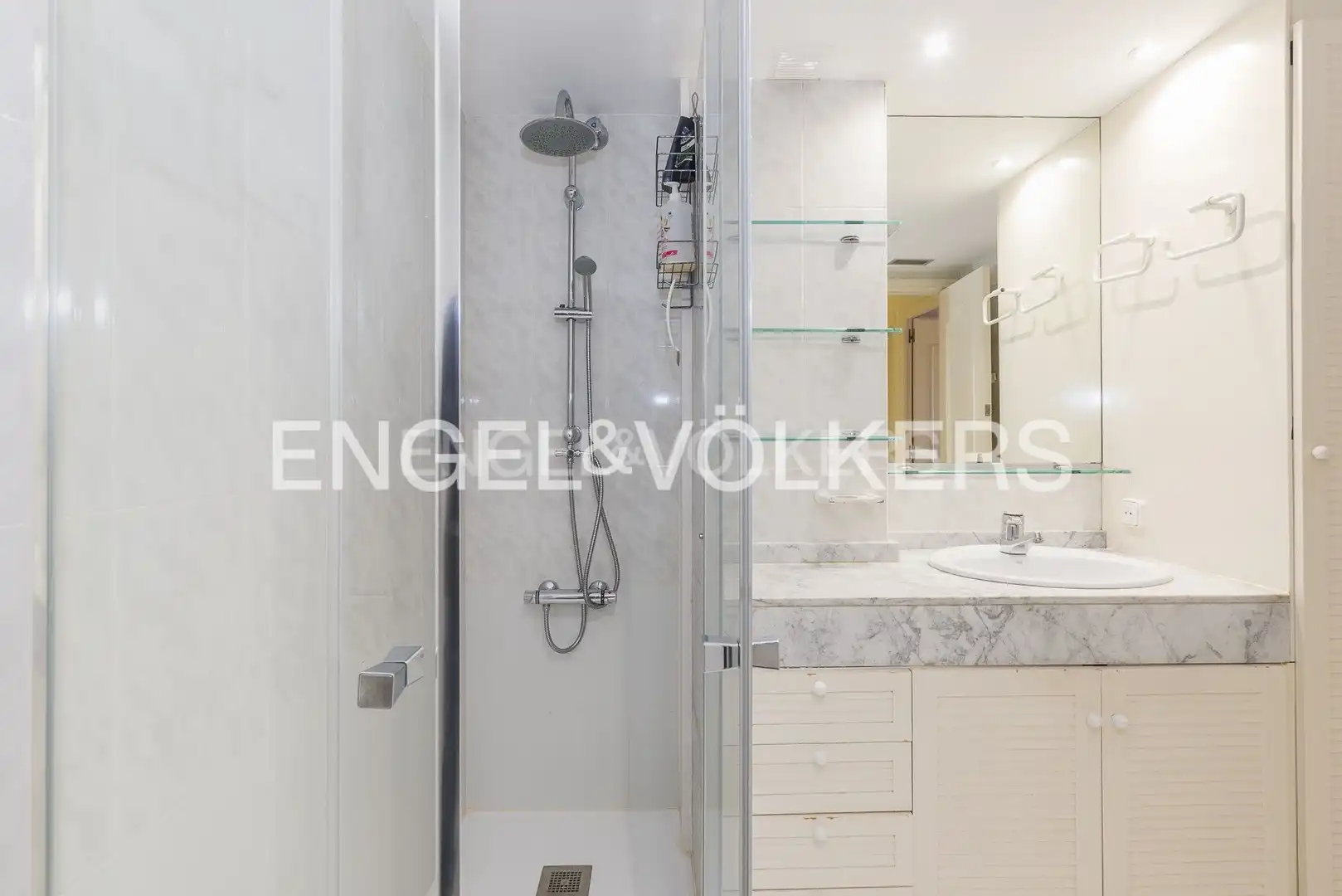 Bathroom of Houses for sale in Gavà  with Air Conditioner, Heating and Private garden