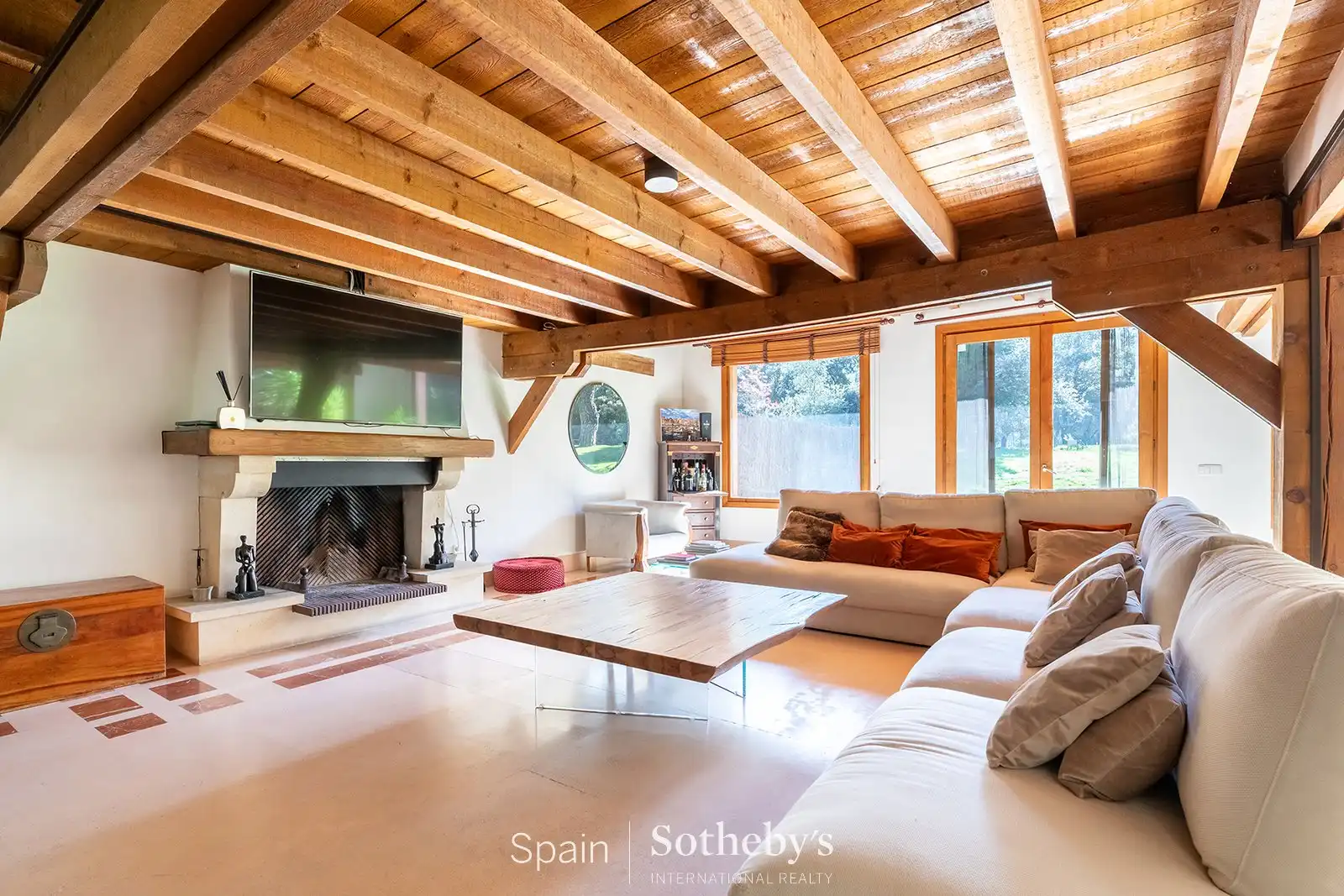 Sala d'estar de Casa o xalet en venda en Pozuelo de Alarcón amb Aire condicionat, Calefacció i Jardí privat