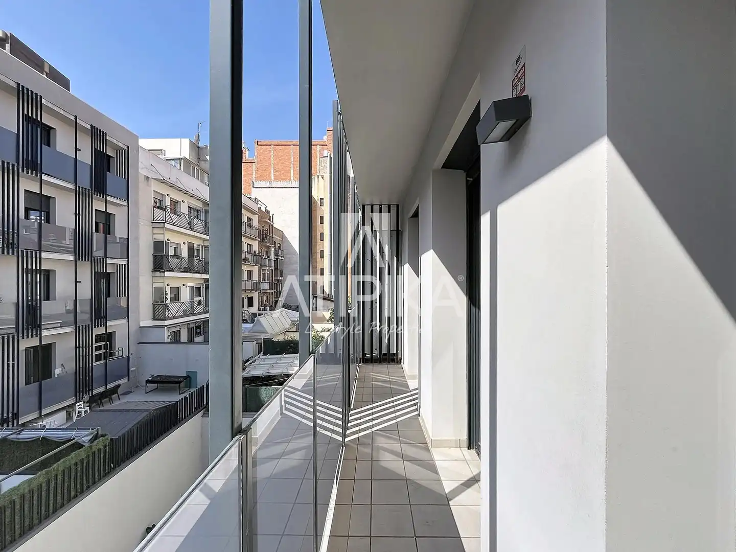 Exterior view of Flat for sale in L'Hospitalet de Llobregat  with Heating, Parquet flooring and Terrace