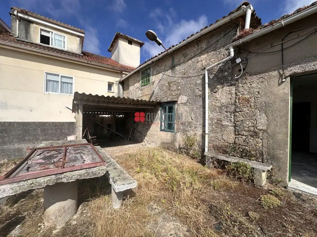 Vista exterior de Casa o xalet en venda en Teo amb Jardí privat