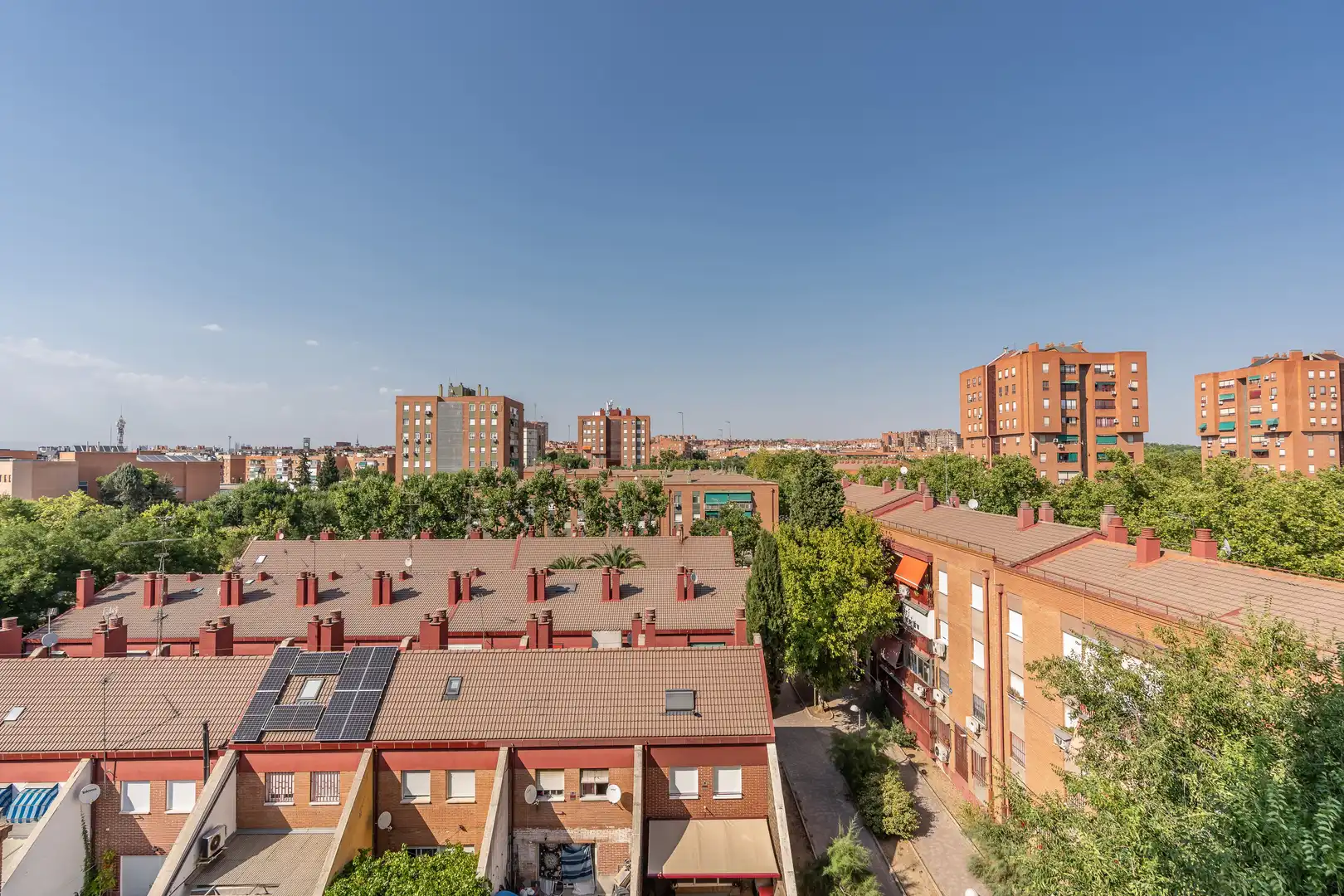 Vista exterior de Pis en venda en Madrid amb Calefacció i Terrassa