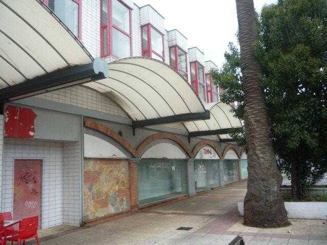 Local comercial en Venta en C/ Julio Hauzeur en Cerezo - Aspla - Torres