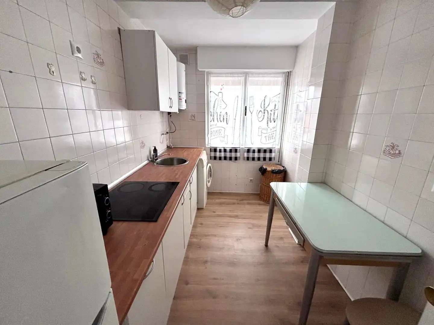 Cocina de Piso en venta en Gijón  con Calefacción, Parquet y Trastero