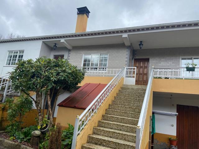Casa-chalet en Venta en Lalín