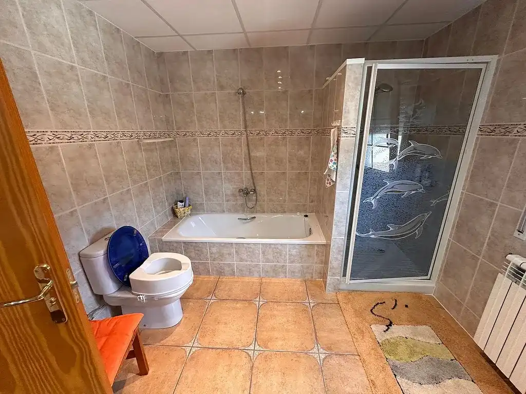 Bany de Casa o xalet en venda en Pratdip amb Aire condicionat, Calefacció i Jardí privat