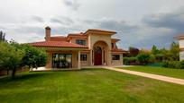 Außenansicht von Haus oder Chalet zum verkauf in Santa Marta de Tormes mit Terrasse und Balkon