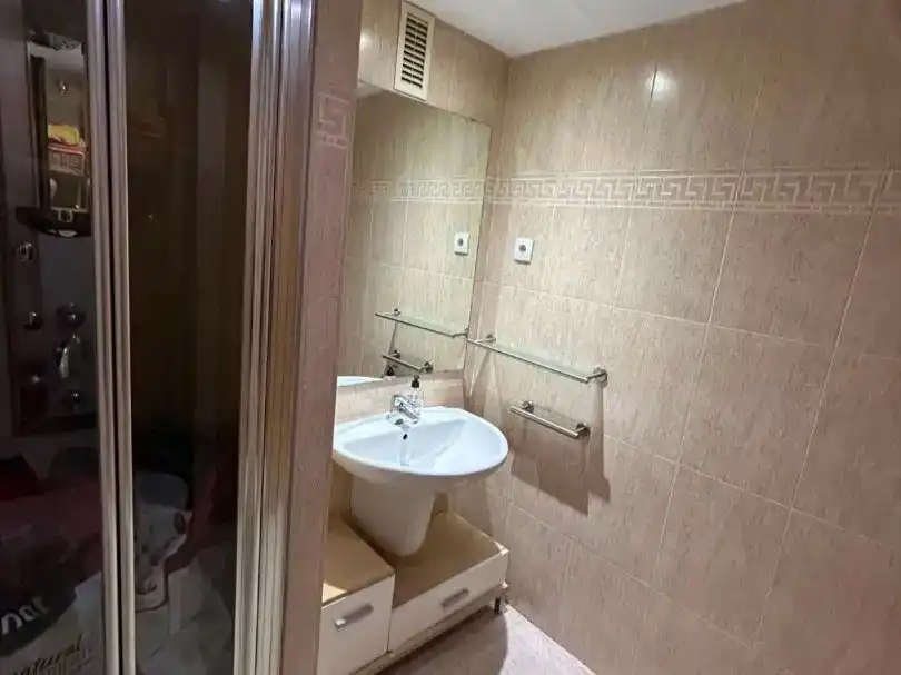Bany de Pis en venda en Barberà del Vallès amb Aire condicionat, Piscina i Balcó