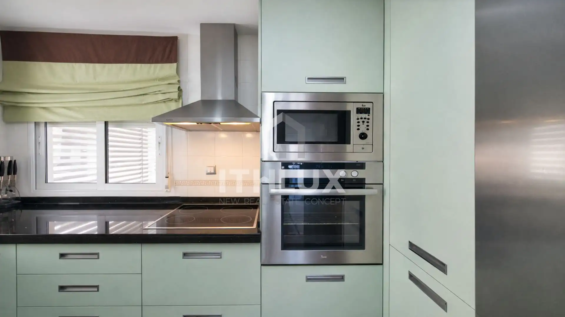 Kitchen of Flat for sale in Sevilla  with Air Conditioner and Terrace