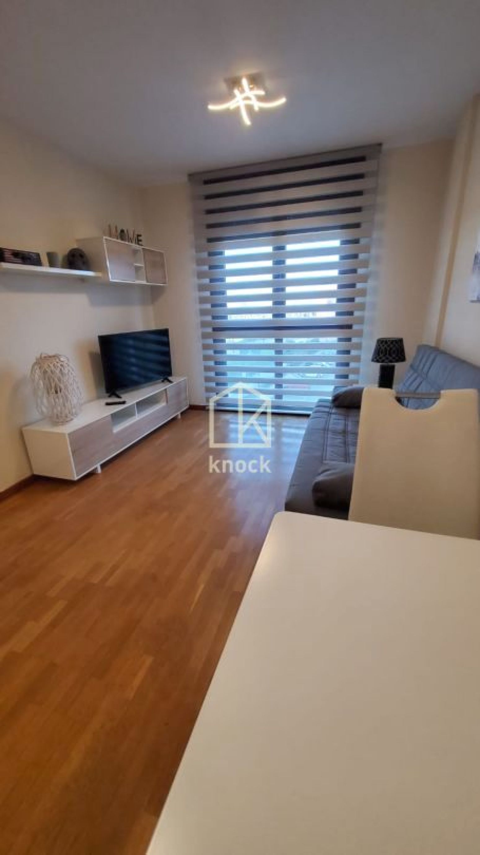 Sala d'estar de Pis en venda en Gijón  amb Calefacció, Traster i Moblat