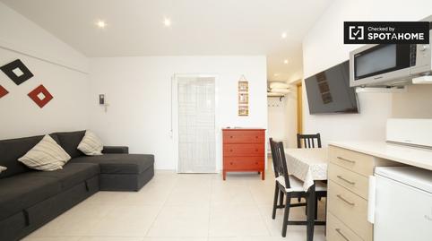Photo 3 of Flat to rent in El Camp de l'Arpa del Clot,  Barcelona Capital
