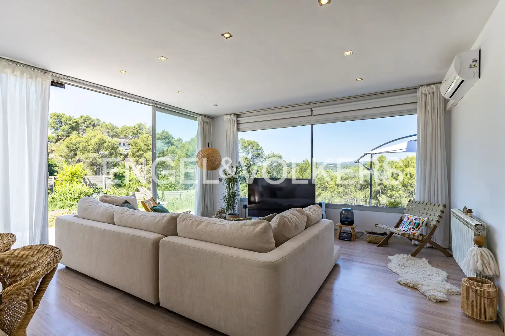 Sala d'estar de Casa o xalet en venda en Masquefa amb Aire condicionat, Calefacció i Jardí privat