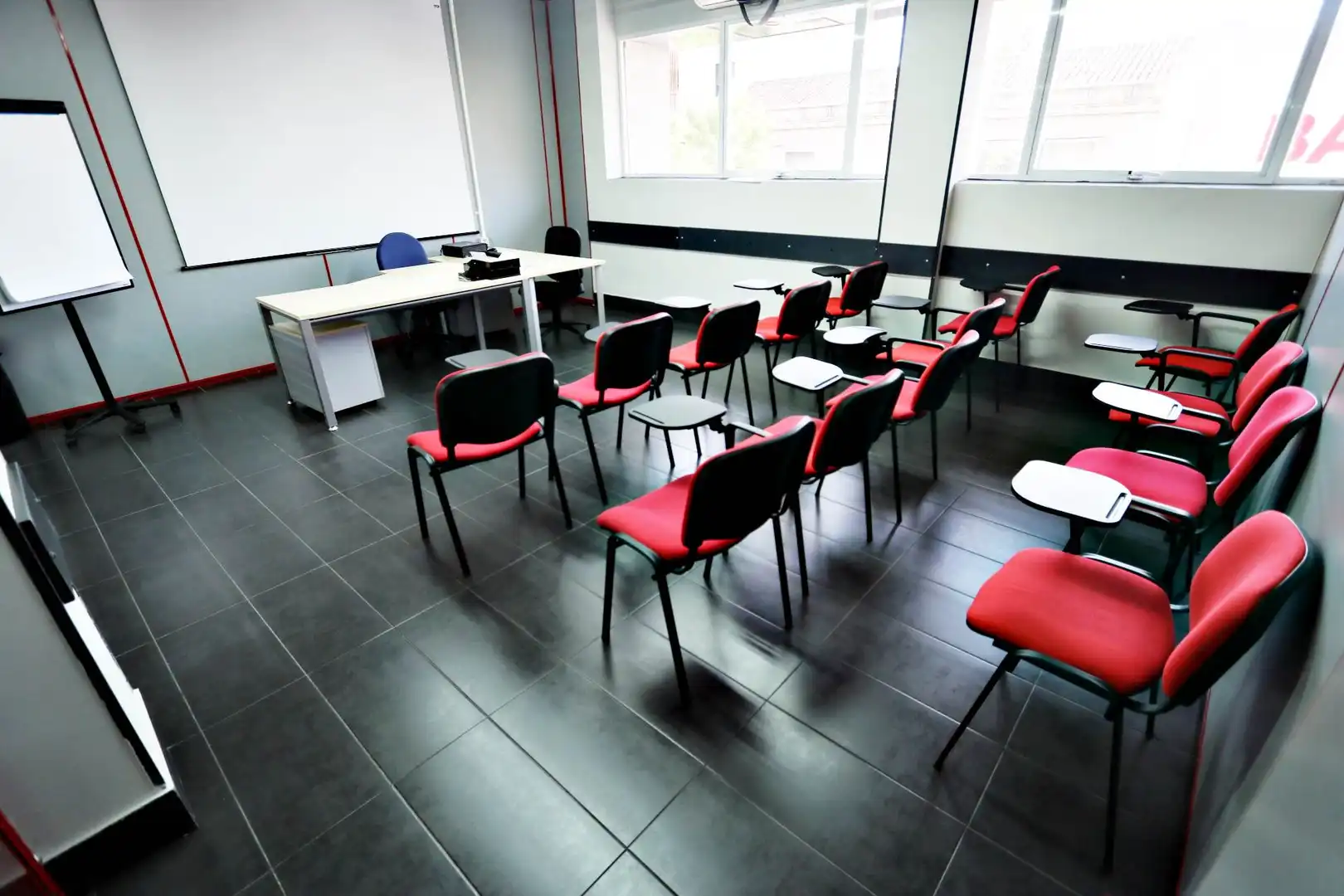 Local comercial de lloguer a Calle Ramon y Cajal, imagen 11