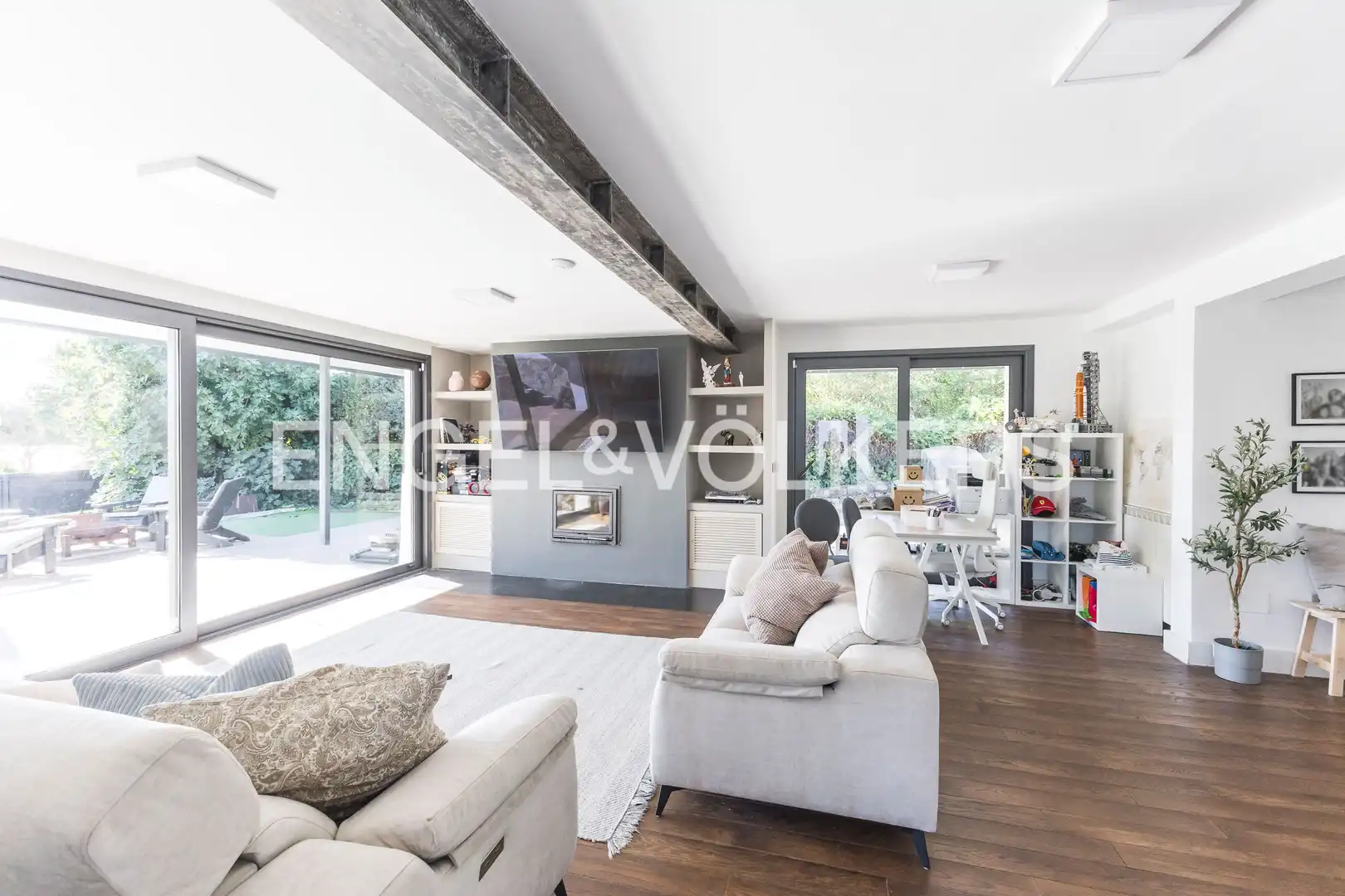 Sala de estar de Casa o chalet en venta en Paracuellos de Jarama con Aire acondicionado, Calefacción y Jardín privado