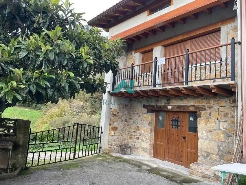 Vista exterior de Finca rústica en venda en Limpias amb Jardí privat i Balcó