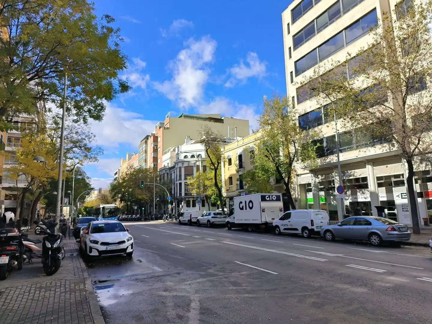 Vista exterior de Piso de alquiler en Madrid con Calefacción, Terraza y Amueblado