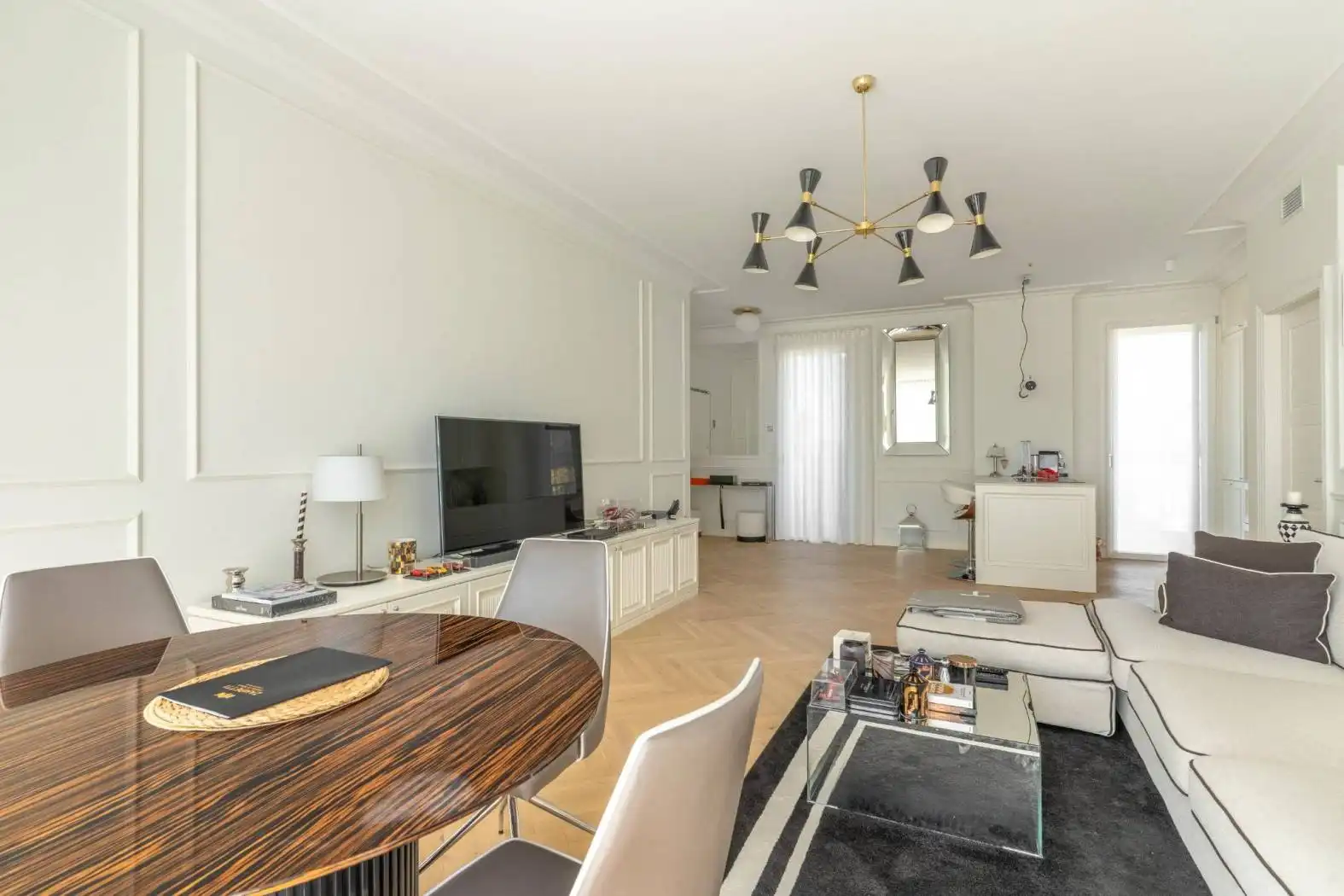 Flat with terrace to rent in Carrer de Bellver 12c