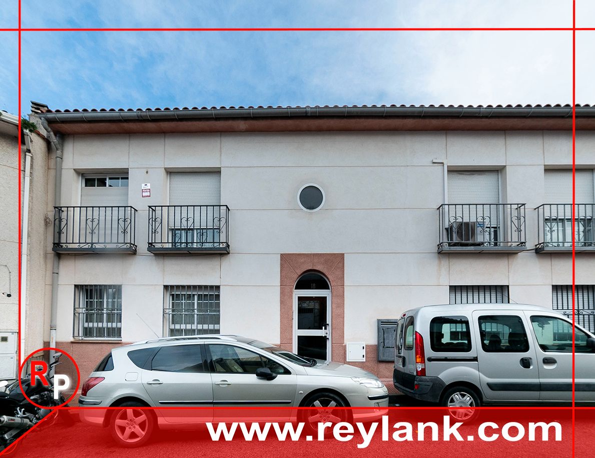 Exterior view of Flat for sale in Loeches  with Heating, Furnished and Oven