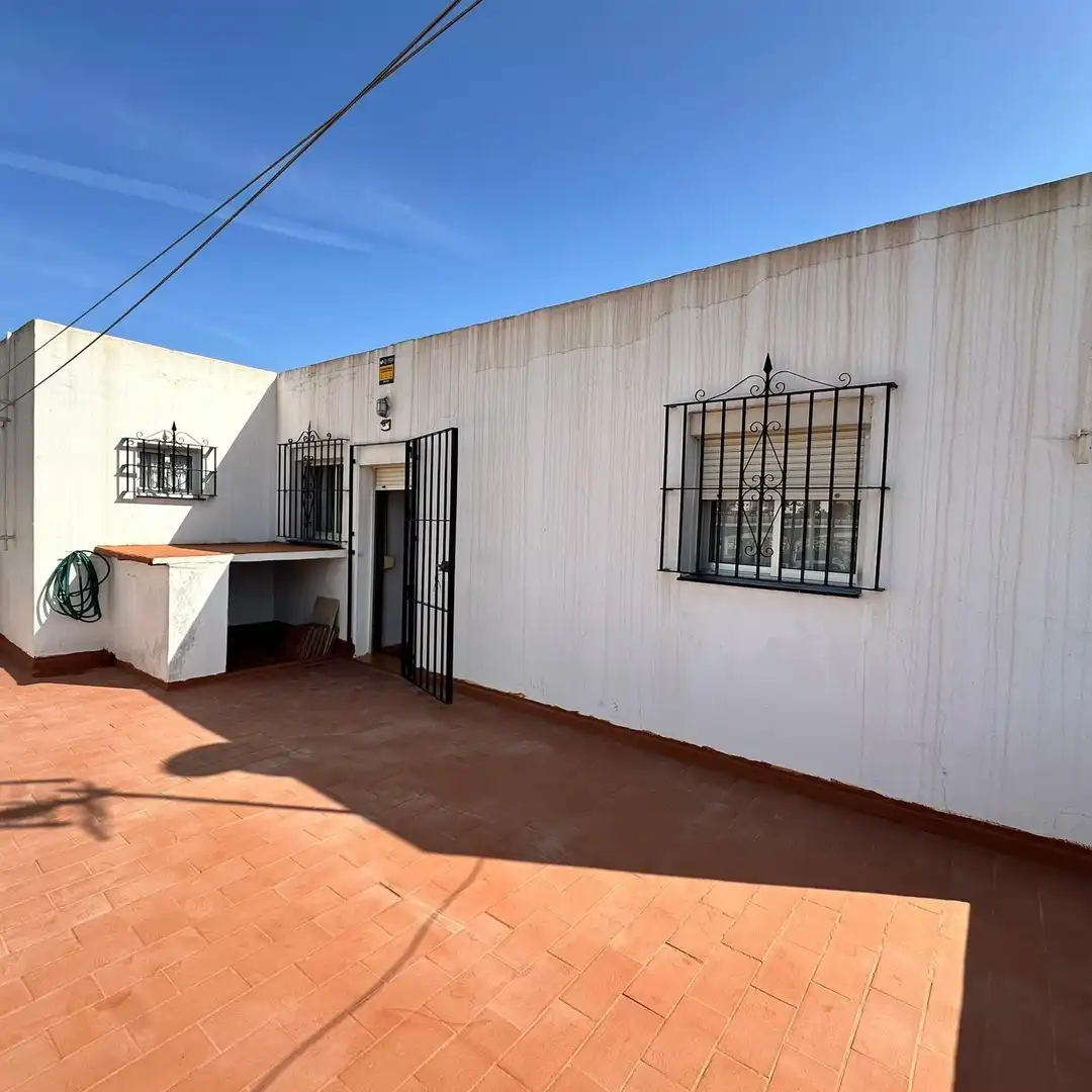 Vista exterior de Casa o xalet en venda en Algeciras