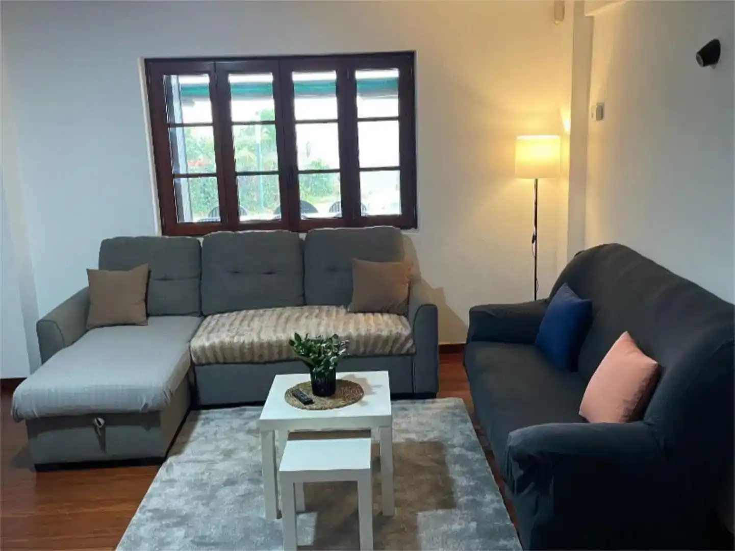 Wohnzimmer von Wohnung zur Miete in Vilaboa mit Privatgarten, Parkett und Schwimmbad