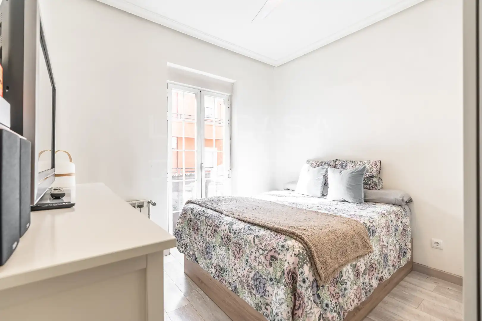 Habitación de Piso en venta en Madrid con Calefacción y Balcón