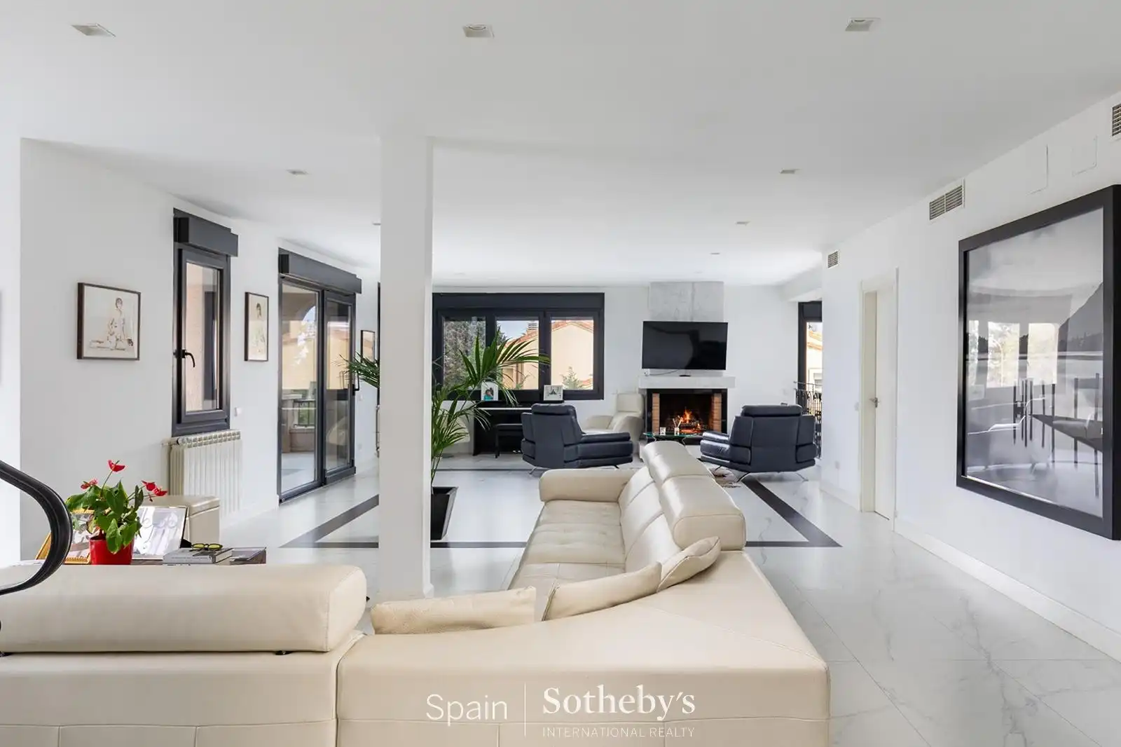 Sala d'estar de Casa o xalet en venda en Madrid amb Aire condicionat, Jardí privat i Terrassa